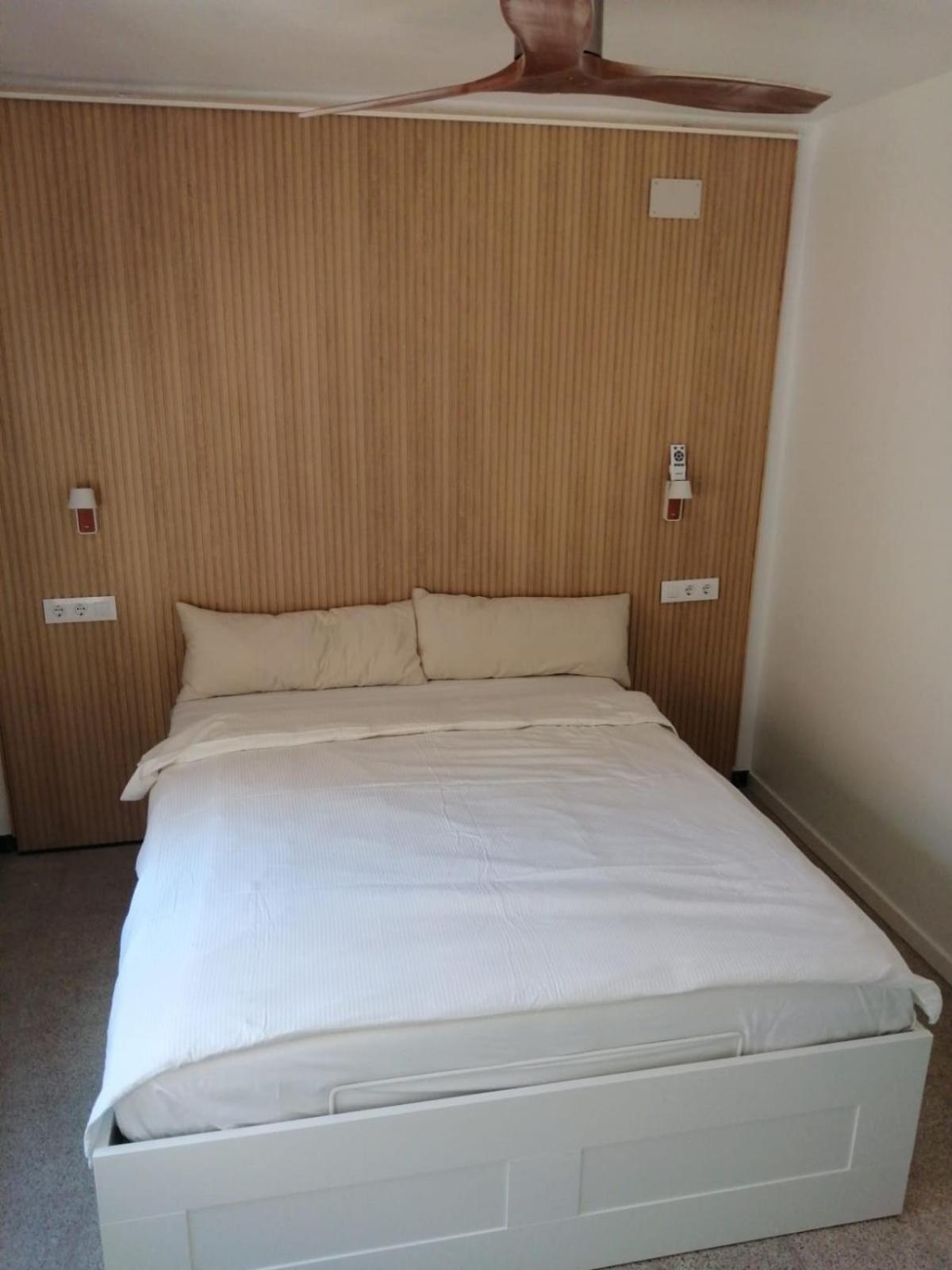 2 Bedroom Large Modern Apartment In Blanes Old Town 50M From The Beach! Exteriér fotografie