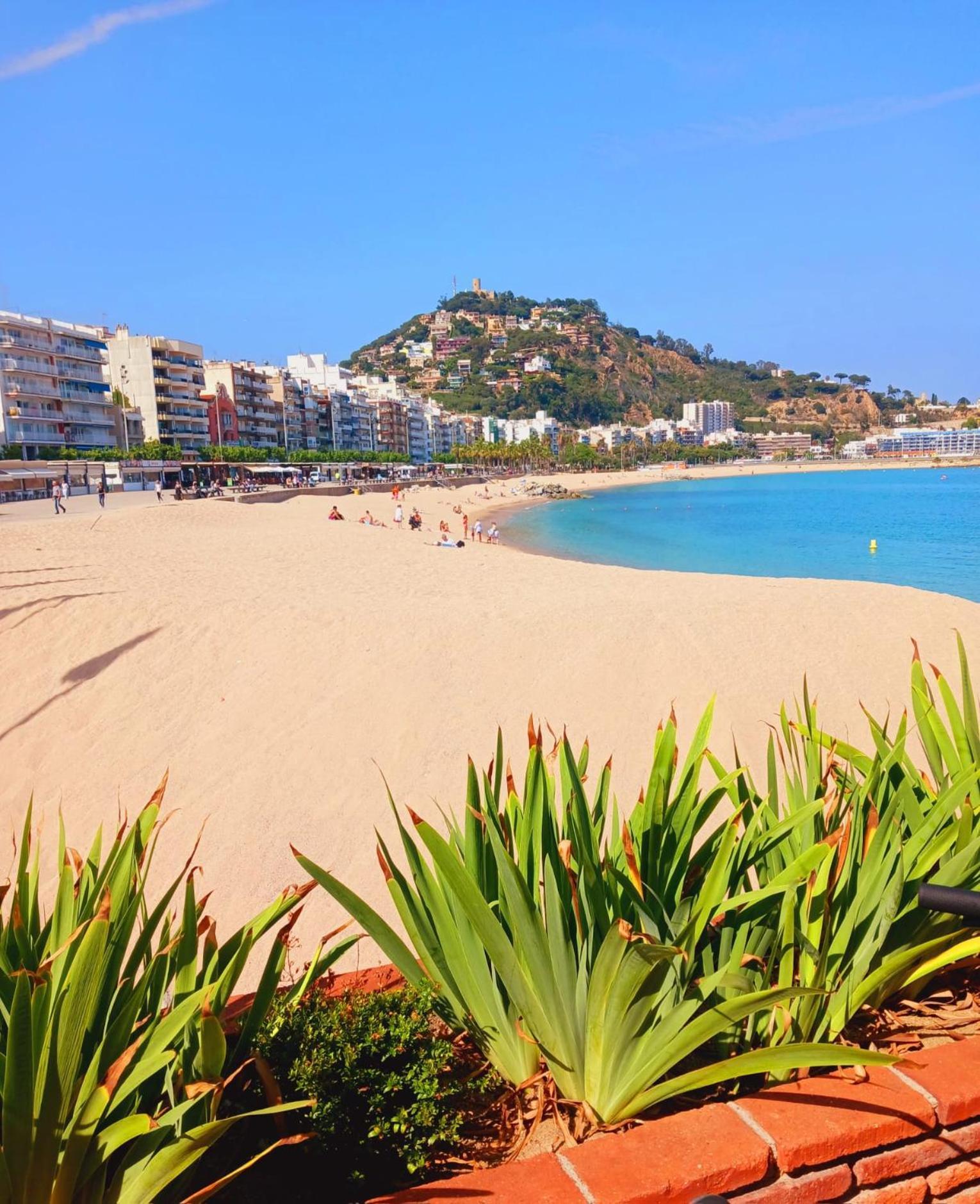 2 Bedroom Large Modern Apartment In Blanes Old Town 50M From The Beach! Exteriér fotografie